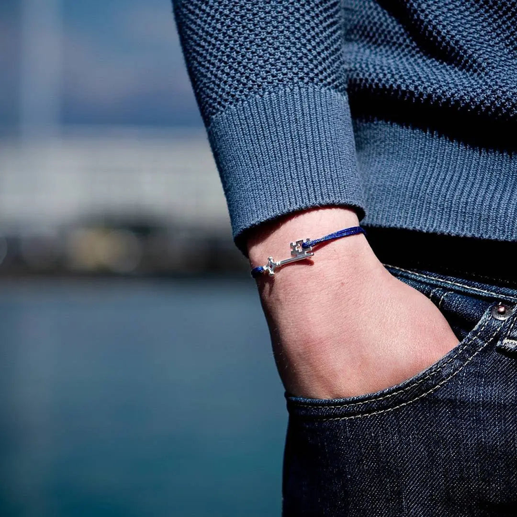 Bracelet GenevaKey en argent rhodié sur cordon - clé de Genève, Swiss Accent
